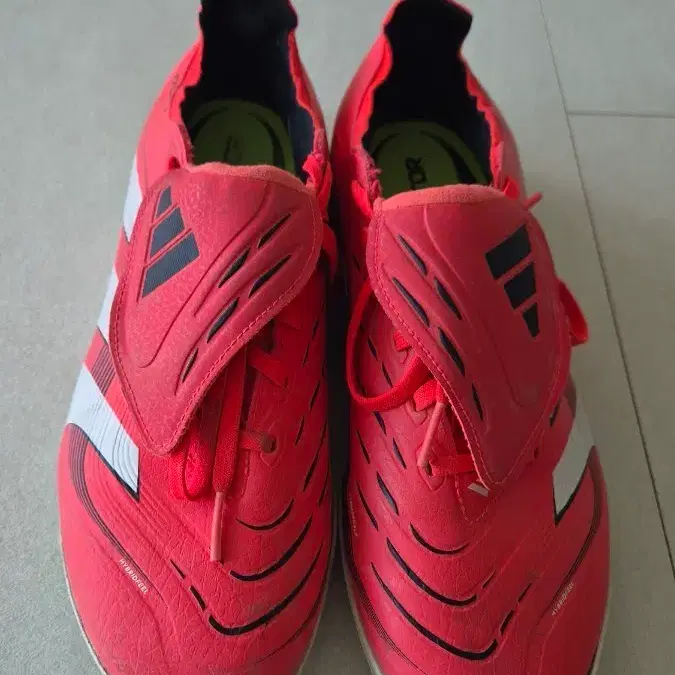 아디다스 프레데터 축구화 265mm