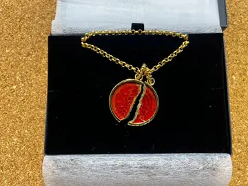 가면라이더 오즈 앙크의 깨진 메달 펜던트