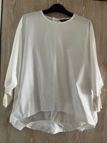 mizuiro ind 화이트 벌룬 실루엣 긴팔 셔츠