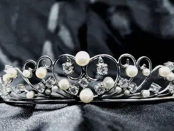 가격 인하 티아라 COURONNE 미사용 전시 보존품