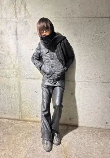 아카이브 계열 다크웨어 플레어 데님 팬츠