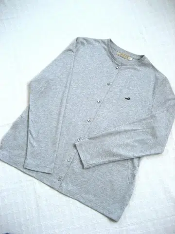 이번 시즌 새상품 CROCODILE 라이트 그레이 버튼 가디건 긴팔