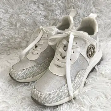 [ 새상품급 ] MUUM 무움 통굽 힐업 스니커즈 L 사이즈 24cm