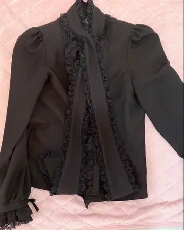 DearMyLove 레이스 프릴 가득 고급 보타이 리본 블라우스 블랙