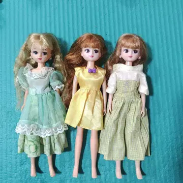 리카짱 인형 3체와 의상 도넛 가게 묶음 판매