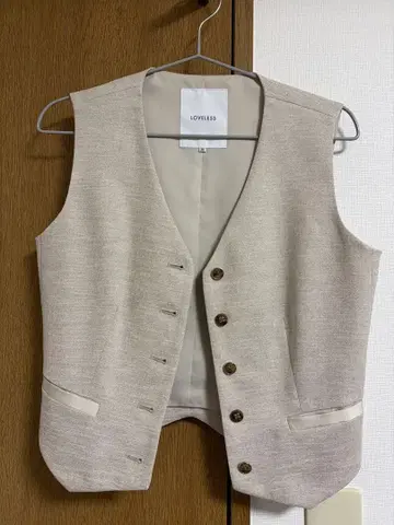 LOVELESS 베이지 베스트