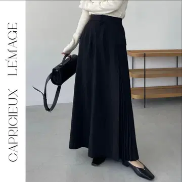 새상품급 CAPRICIEUX LE MAGE 사이드 플리츠 스커트 블랙