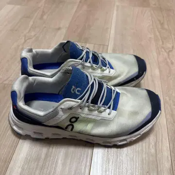 on 러닝화 화이트/블루