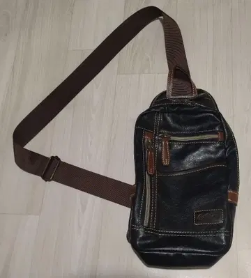 가죽 블랙 슬링백 crocodile