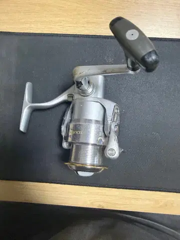 다이와 토너먼트 2500C ABS 스피닝 릴 일본제 정크 취급