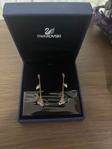 Swarovski 리프 모티브 귀걸이