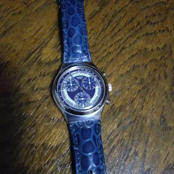 Swatch 크로노그래프 네이비 가죽 벨트