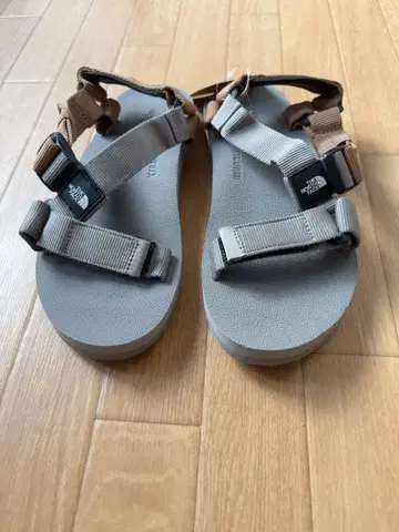 [ THE NORTH FACE ] 울트라 스트라텀 25cm