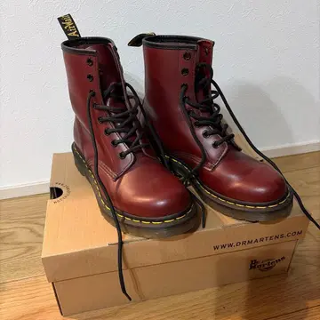 닥터마틴 부츠 1460W 8홀 체리레드