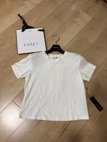 새상품급 FOXEY NEW YORK 사우샘프턴 리본 티셔츠