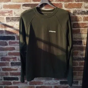 새상품급 patagonia 올리브 그린 맨투맨 S