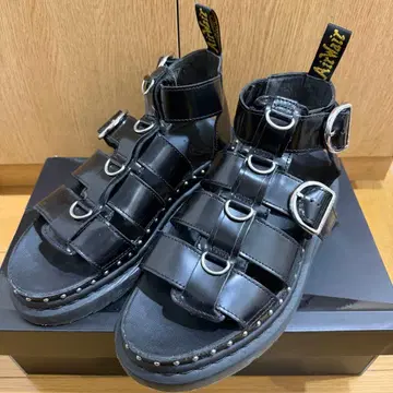 닥터마틴 마카이 하드웨어 24 UK5