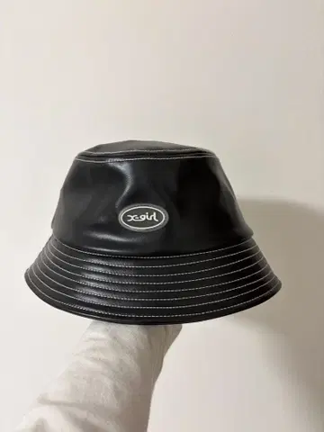 x-girl 블랙 버킷햇