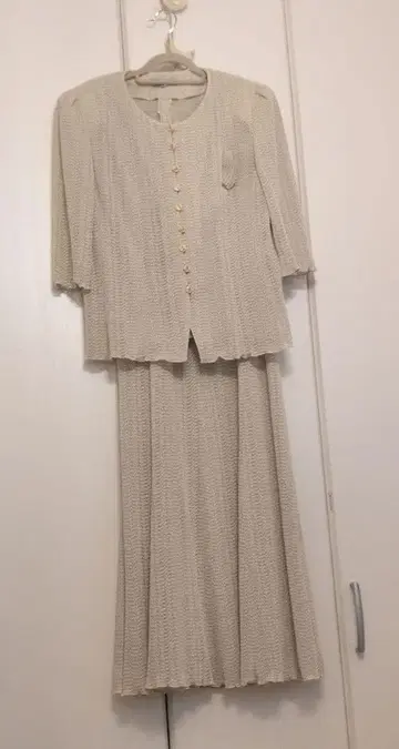 새상품급 베이지 썸머 니트 스커트 셋업 수트 M