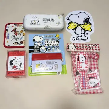 스누피 안경 케이스, 안경닦이, 브러쉬 세트, 교통카드 지갑, 카드놀이,