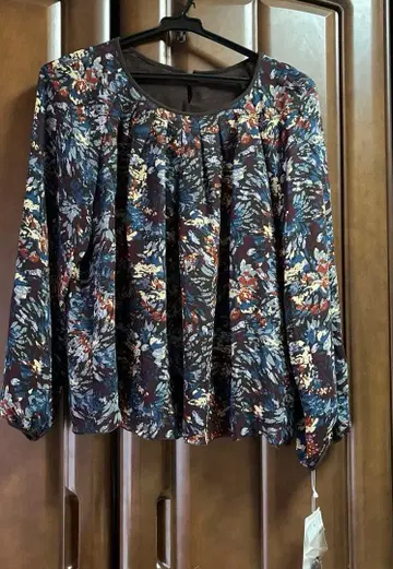 와코루 블라우스