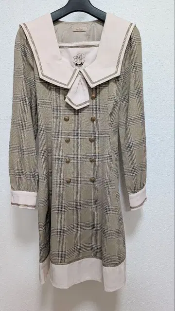 Amavel 클래시컬 체크 무늬 세일러 카라 원피스