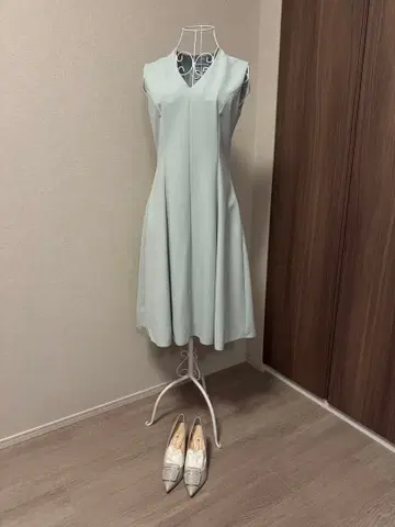 FOXEY NEW YORK 폭시 라이트 그린 슬리브리스 원피스