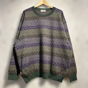 crocodile 스트라이프 무늬 크루넥 니트 스웨터