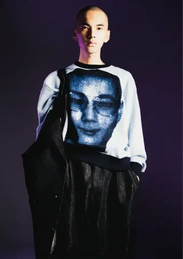 즉시 완판 ARAKI 얼굴 그래픽 니트