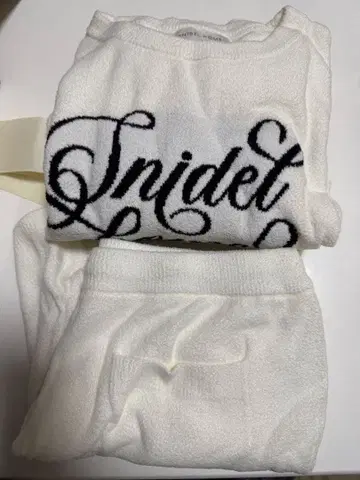 SNIDEL HOME 니트 로고 셋업