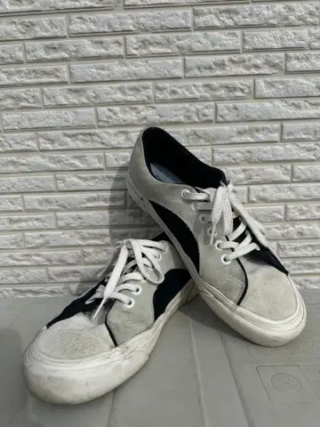 Vans 램핀 Lampin 스웨이드 블랙 x 베이지 28cm