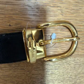 mila schon의 심플한 블랙 벨트 골드 컬러 버클