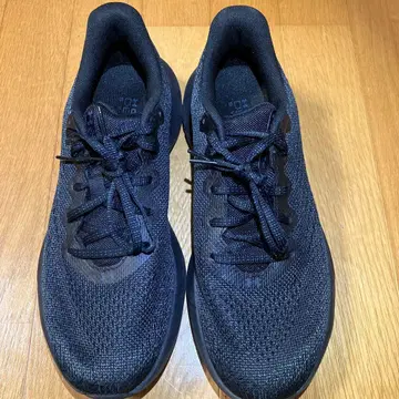 언더아머 남성용 러닝화 (사이즈: 27.0cm)