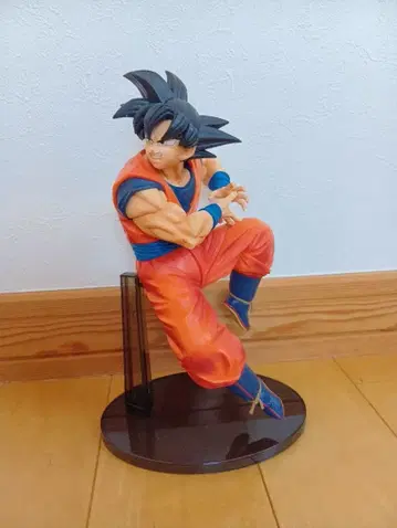 드래곤볼 손오공 피규어 24cm BANDAI 받침대 있음