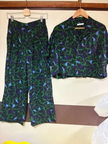 베이크 크루즈 썸머 셋업 Simplicite