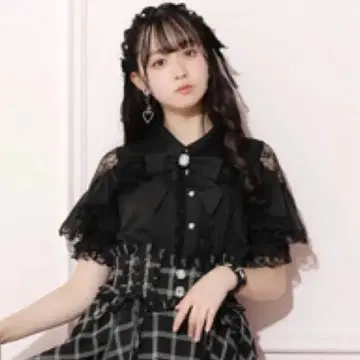 노에미 케이프 프릴 오픈 숄더 블라우스 블랙 M 사이즈 블랙