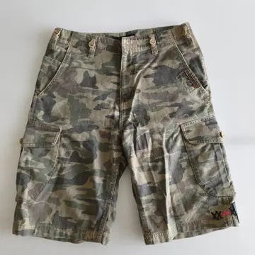 00s 퀵실버 카고 하프 팬츠 카모플라주 자수 스컬