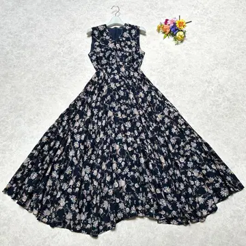 새상품급 마리하 여름의 달그림자 드레스 꽃무늬 V넥 롱 원피스 네이비