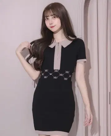 [ pium ] 프론트 지퍼 모노그램 니트 원피스 블랙 x 핑크