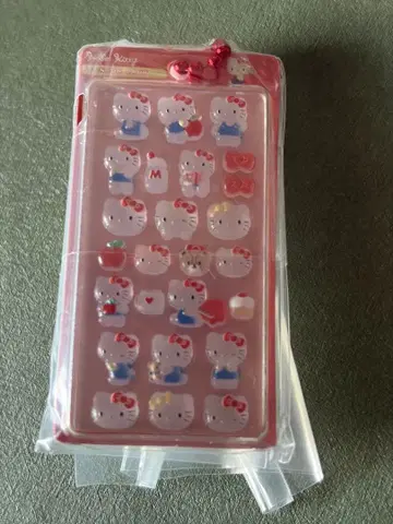 산리오 캐릭터즈 봉봉 드롭 미니어처 참 헬로키티