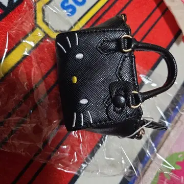 레어 헬로키티 미니 백참 블랙