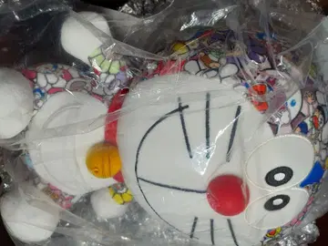 유니클로 도라에몽 봉제 인형