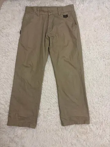 바운티 헌터 베이지 치노 팬츠