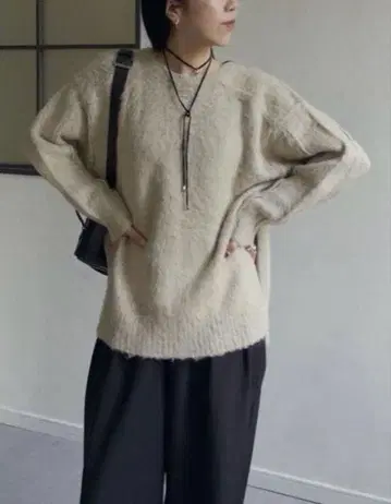 CAPRICIEUX LE'MAGE 샤기 니트 베이지