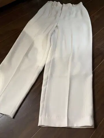 Lois CRAYON 화이트 슬랙스 백 포켓 부착