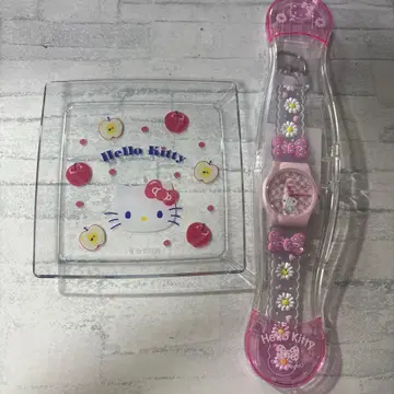 Hello Kitty 시계와 소품함 세트