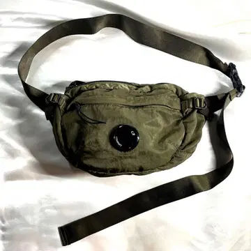 CP COMPANY 씨피 컴퍼니 나일론 힙색 올리브
