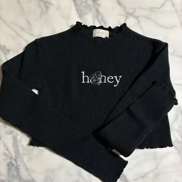 [Juemi] 주에미 크롭 기장 상의 푸우 콜라보