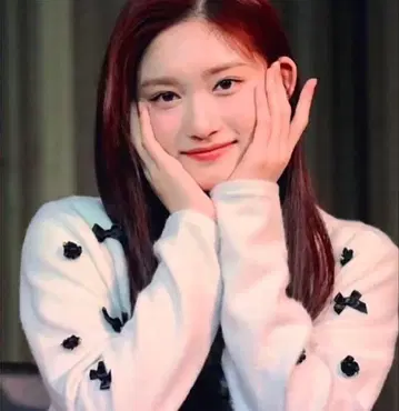 other worldly 가디건 IVE 이서 aespa 지젤 착용