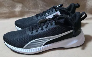 PUMA 블랙 러닝화